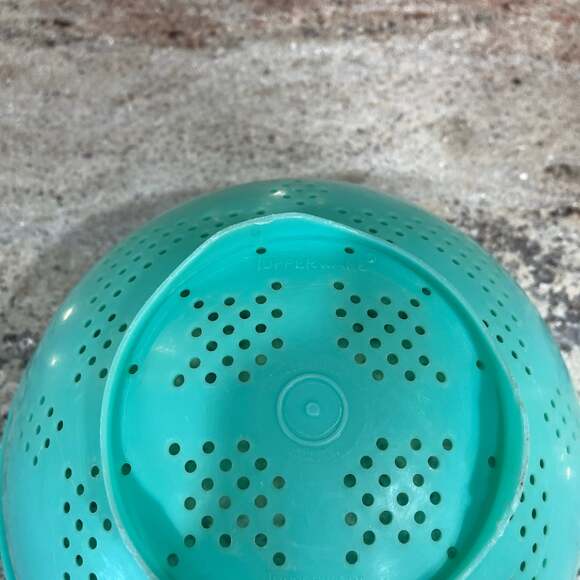 Vintage Tupperware Jadeite Green Colander Strainer Bowl 339 - Picture 4 of 4